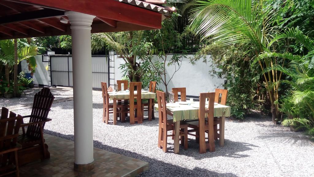The Bambos Villa Hikkaduwa Ngoại thất bức ảnh